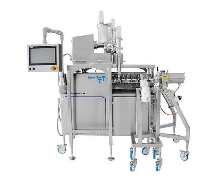 Complete pharmaceutical extrusion line for melt and wet extrusion, with twin-screw extruder, gravimetric feeders, cooling conveyor, and granulation
